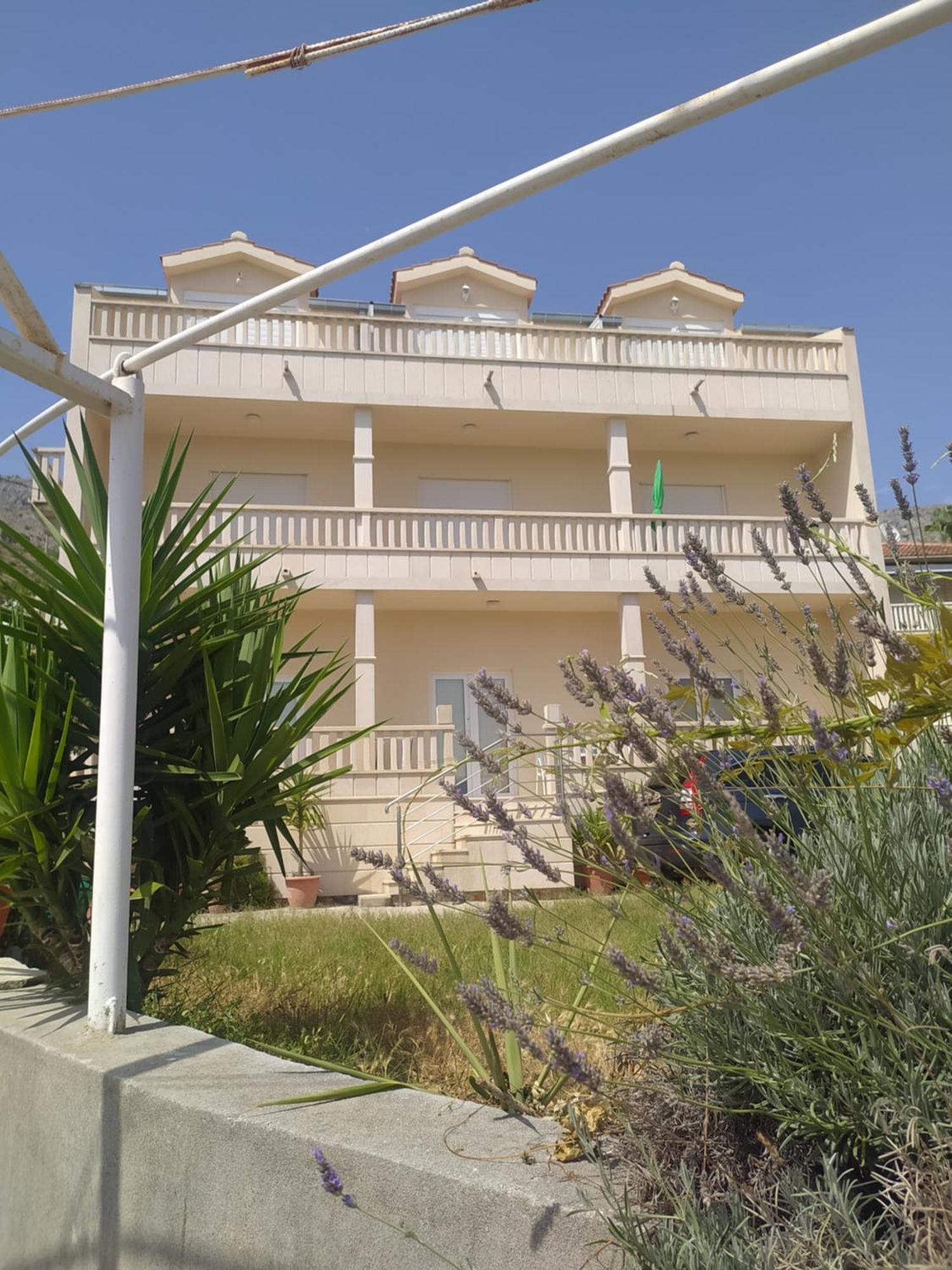 Apartments Ticinovic Omis Exterior photo