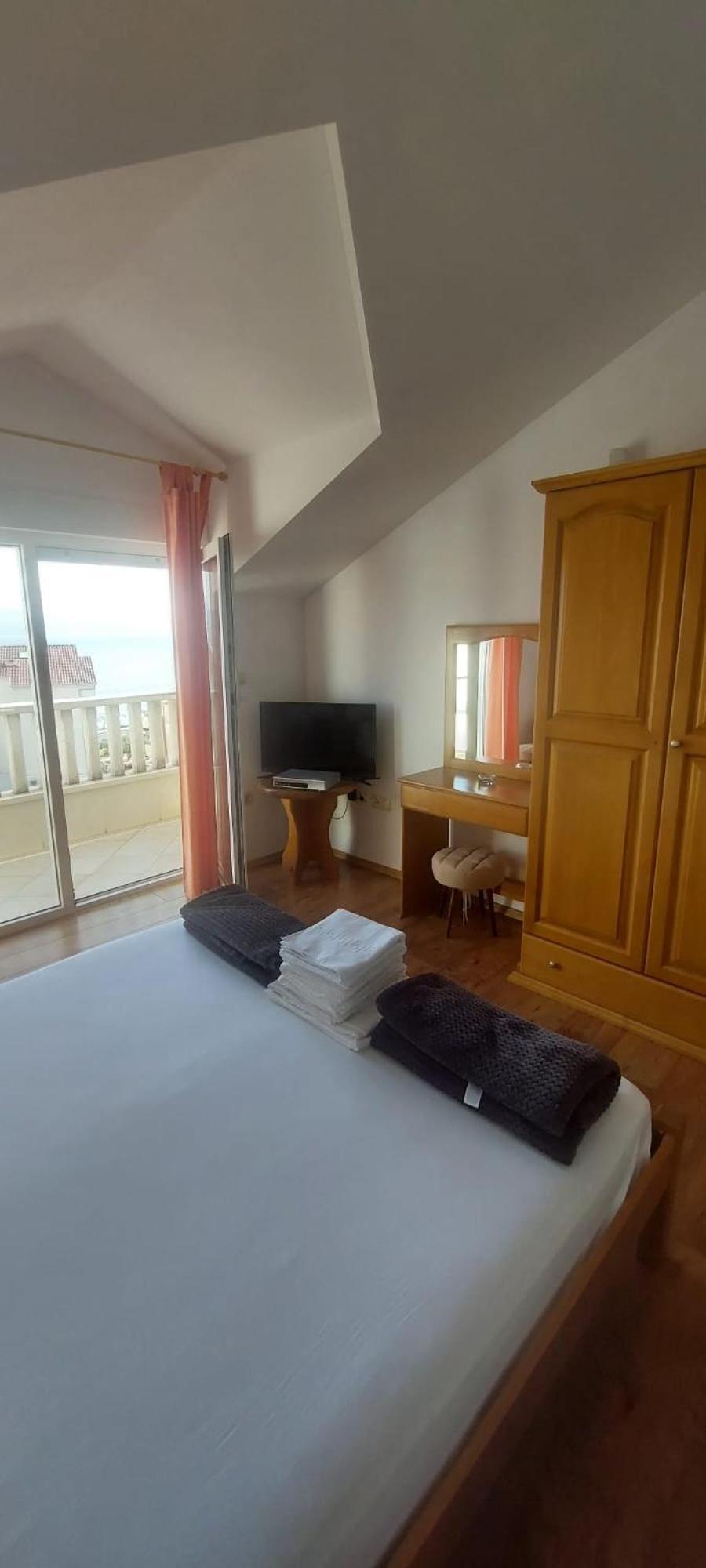 Apartments Ticinovic Omis Exterior photo